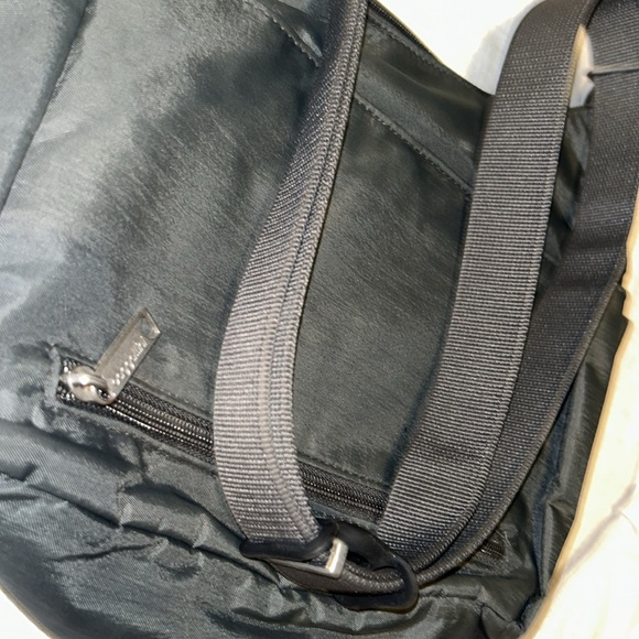 WOT BAGGALLIN hobo purse cross body smoke-free, look at pictures, - Picture 9 of 10